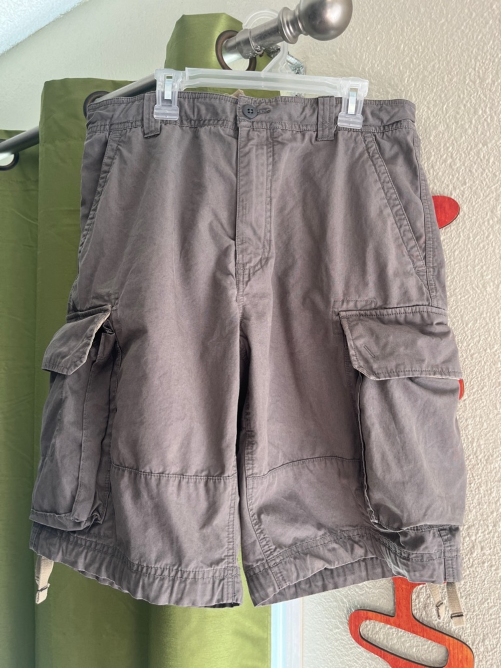 GAP Men's Cargo Shorts in Gray